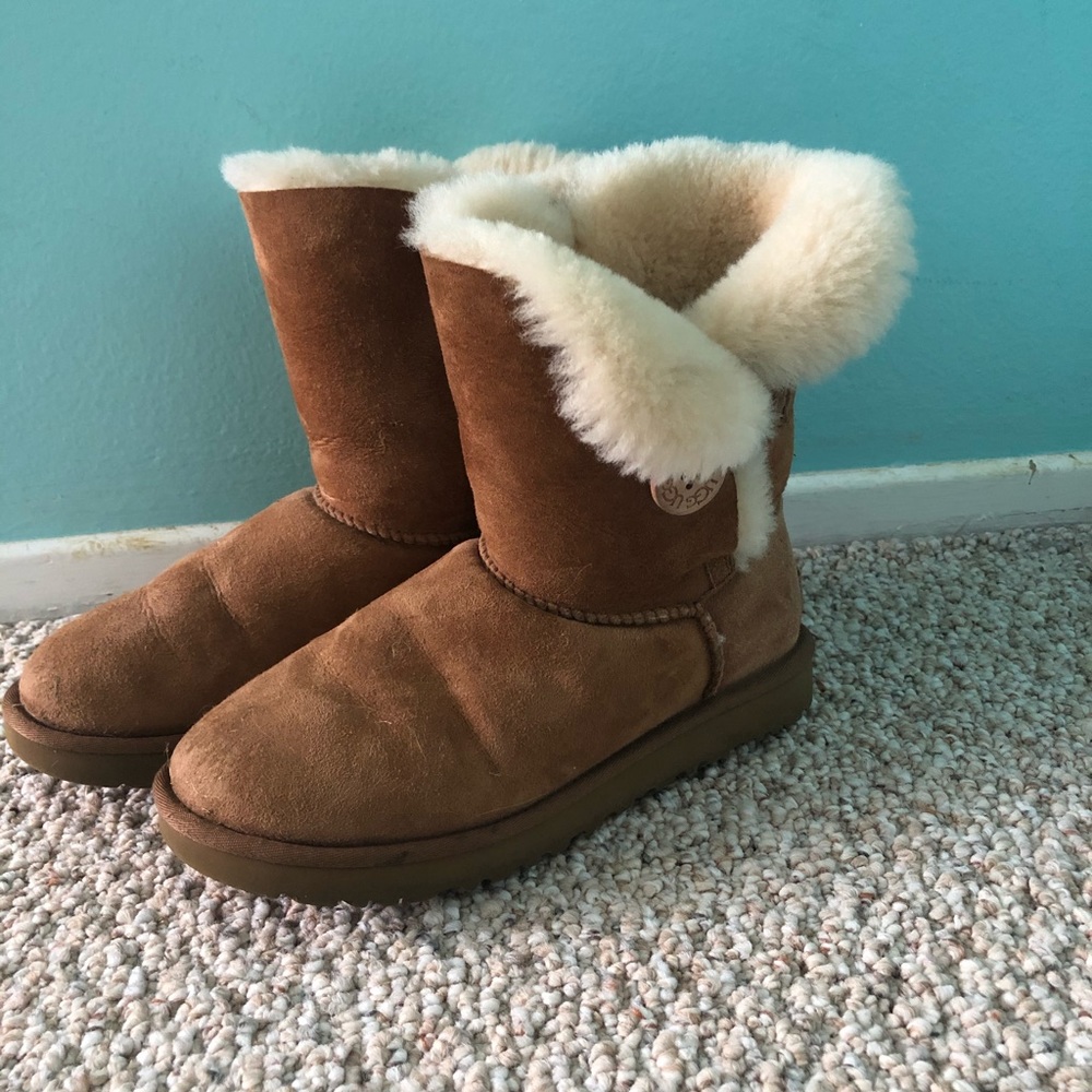 Ugg Bailey Button - image 1